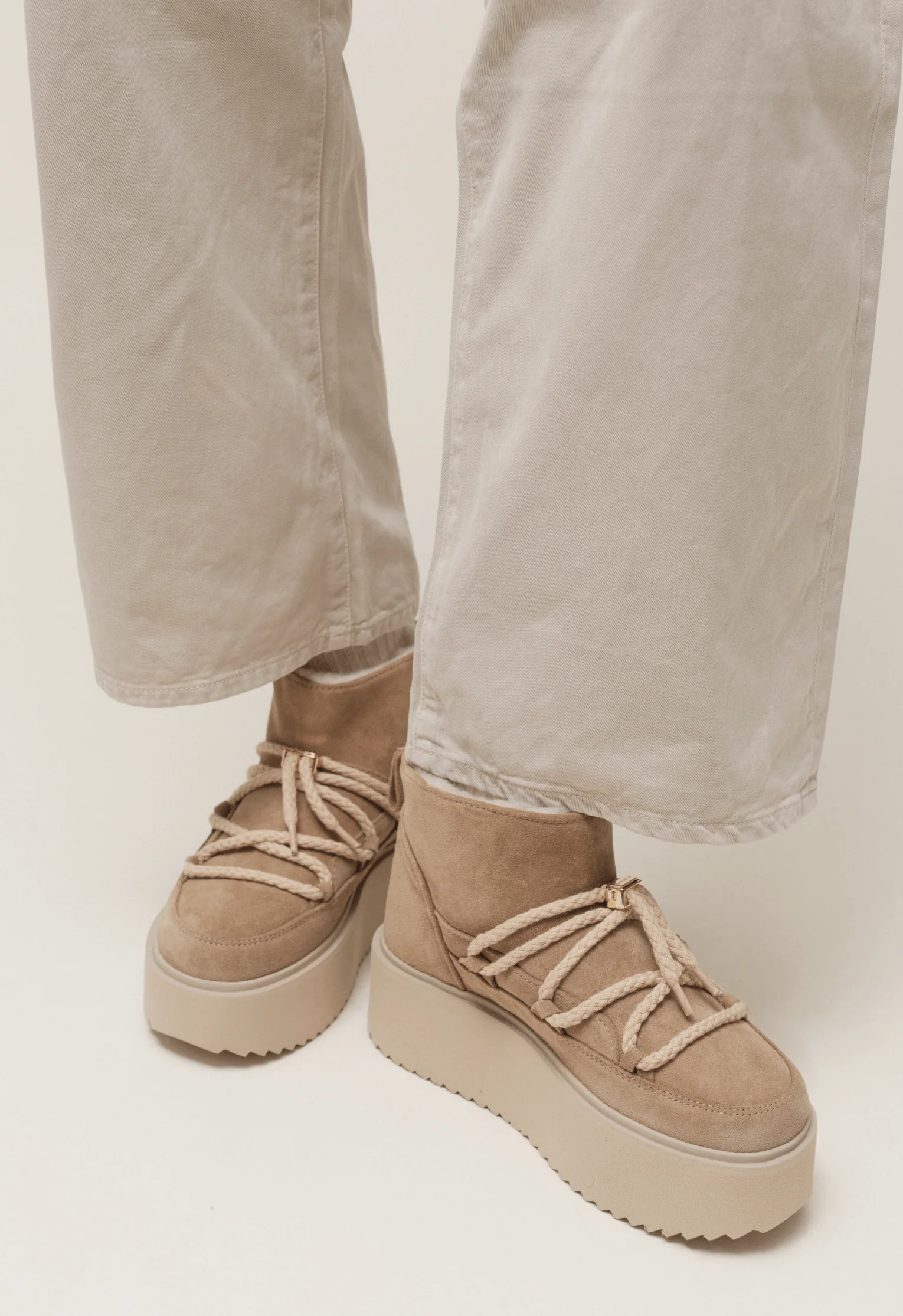 Classic Low Platform - Image 37